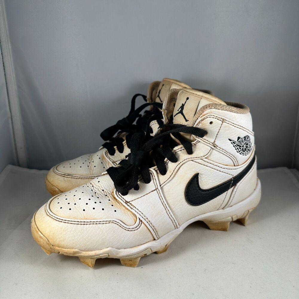 Jordan Boys Size 3Y 1 Mid GS Football Baseball Cleats White Black HF6883-100